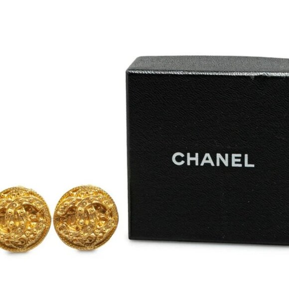CHANEL CC Logo Round Clip-On Earrings Gold Tone - Picture 1 of 7
